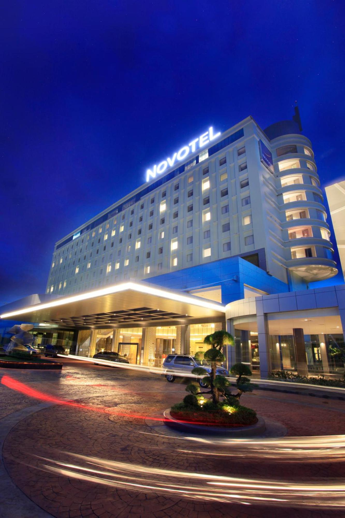 Novotel Bangka Hotel & Convention Center Панкалпинанг Экстерьер фото